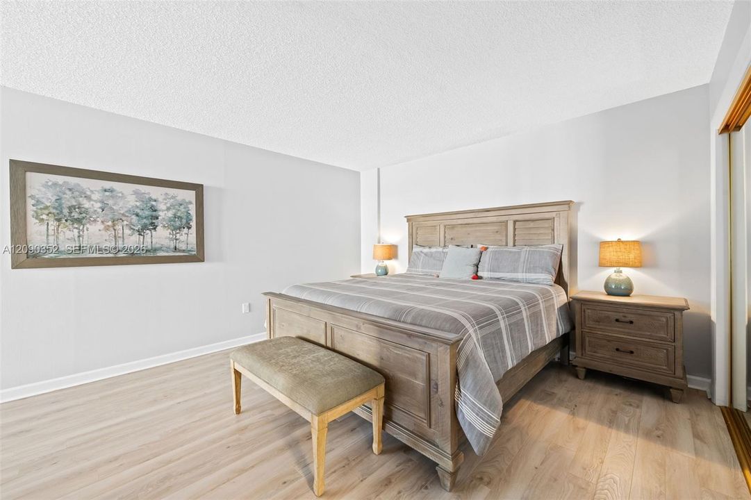 For Sale: $549,000 (2 beds, 2 baths, 1426 Square Feet)
