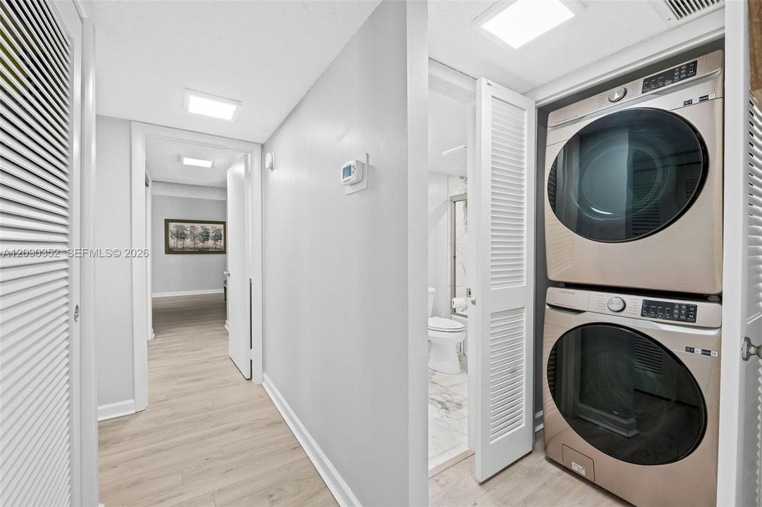 For Sale: $549,000 (2 beds, 2 baths, 1426 Square Feet)