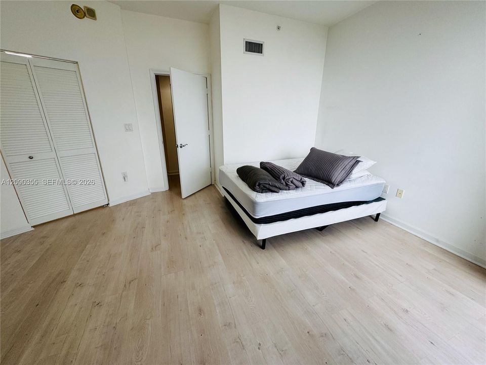 В аренду: $2,300 (1 спален, 1 ванн, 860 Квадратных фут)