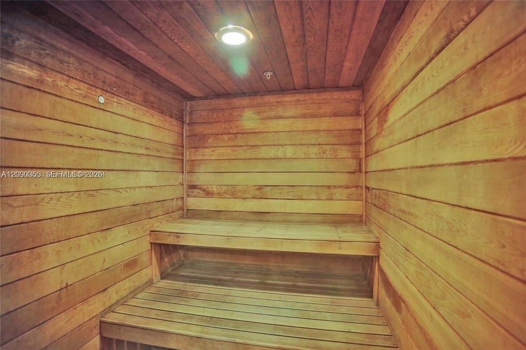 В аренду: $2,300 (1 спален, 1 ванн, 860 Квадратных фут)