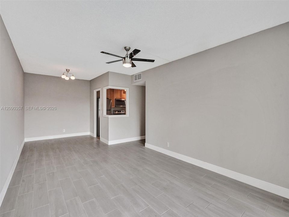 For Rent: $2,600 (2 beds, 2 baths, 990 Square Feet)