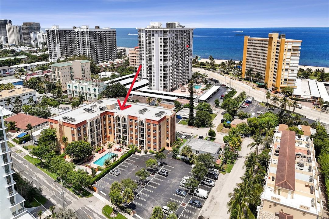 For Rent: $2,600 (2 beds, 2 baths, 990 Square Feet)