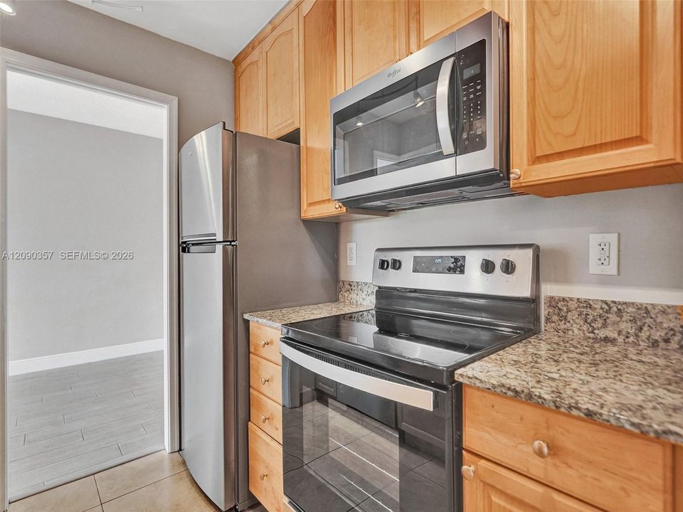 For Rent: $2,600 (2 beds, 2 baths, 990 Square Feet)