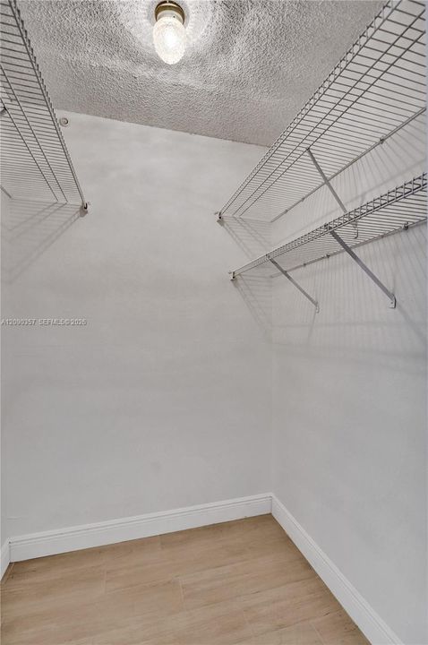 For Rent: $2,600 (2 beds, 2 baths, 990 Square Feet)