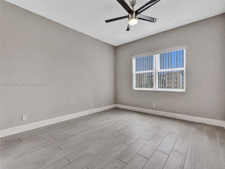 For Rent: $2,600 (2 beds, 2 baths, 990 Square Feet)