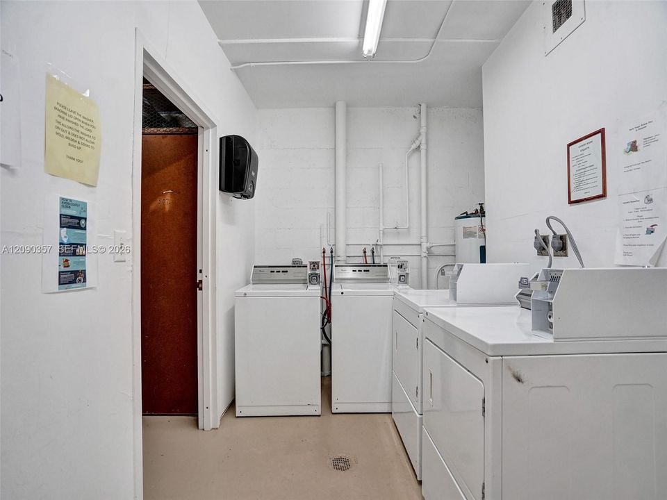 For Rent: $2,600 (2 beds, 2 baths, 990 Square Feet)
