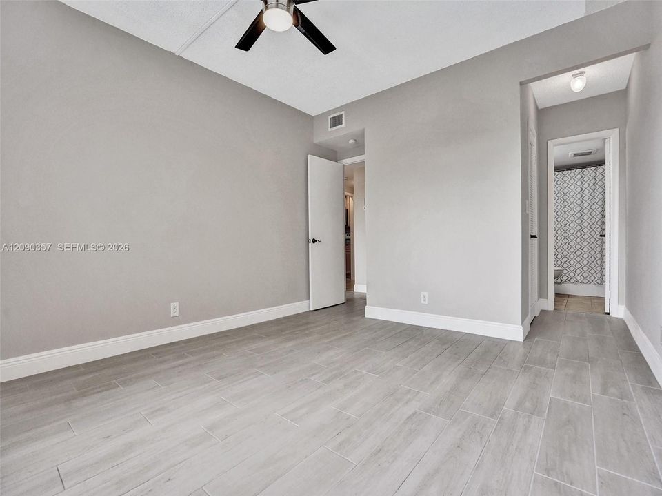 For Rent: $2,600 (2 beds, 2 baths, 990 Square Feet)