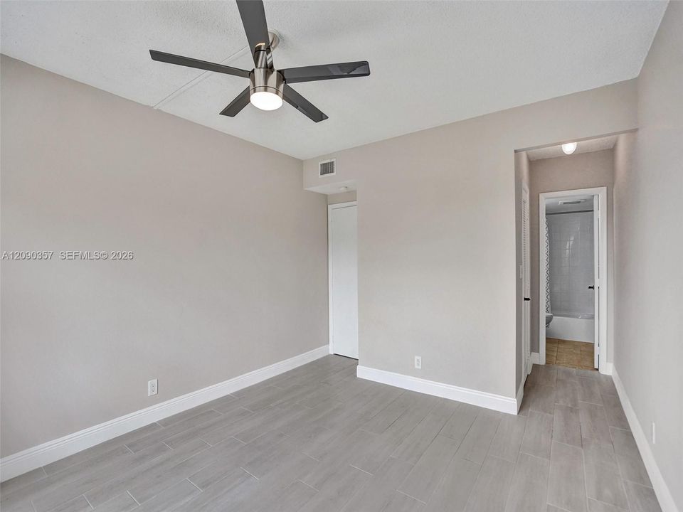 For Rent: $2,600 (2 beds, 2 baths, 990 Square Feet)