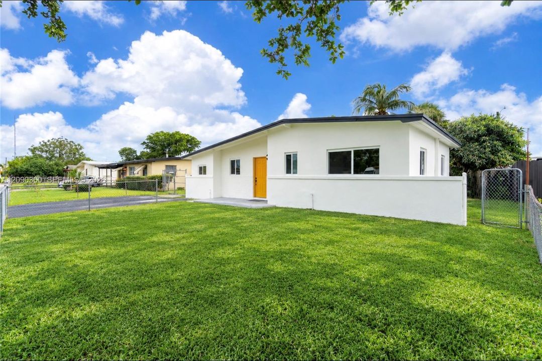На продажу: $345,000 (2 спален, 1 ванн, 775 Квадратных фут)
