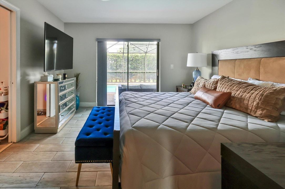 23-7007 NW 40th Pl-23