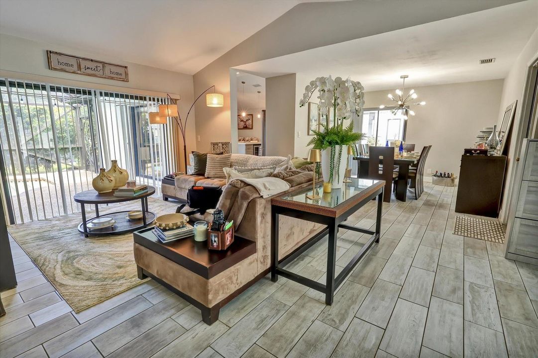 24-7007 NW 40th Pl-24