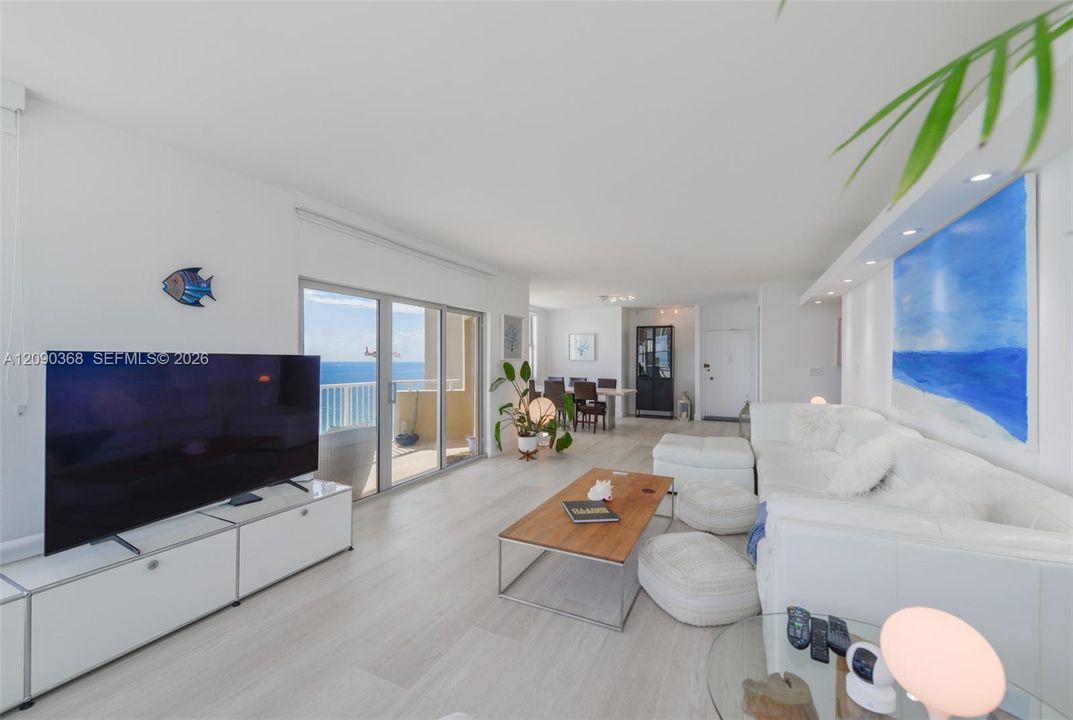 For Sale: $845,000 (2 beds, 2 baths, 1380 Square Feet)