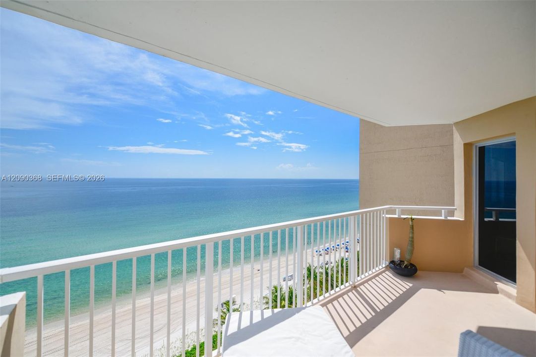 For Sale: $845,000 (2 beds, 2 baths, 1380 Square Feet)