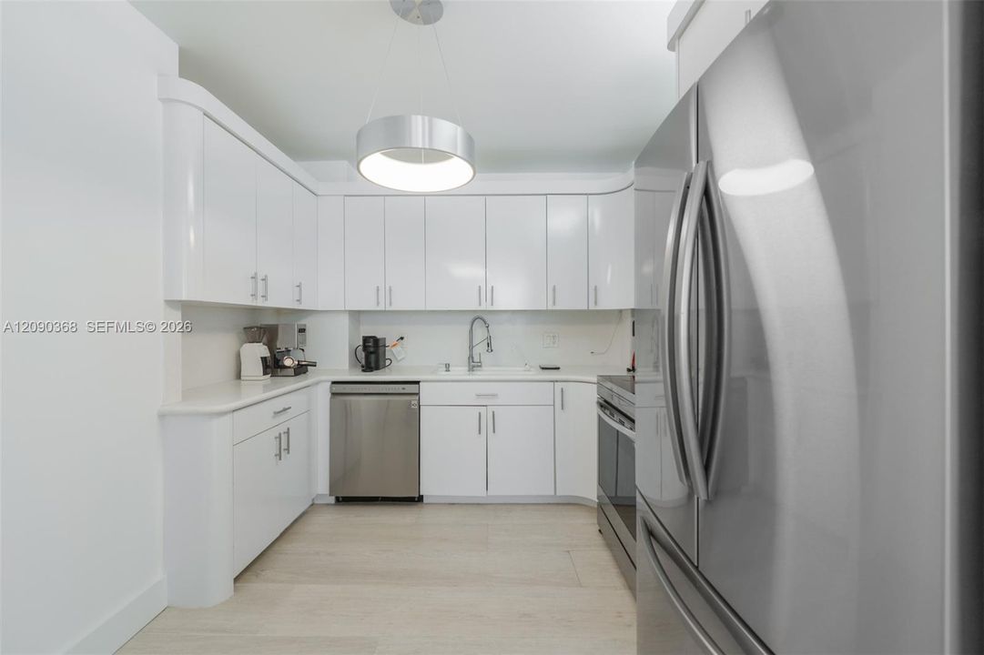 For Sale: $845,000 (2 beds, 2 baths, 1380 Square Feet)