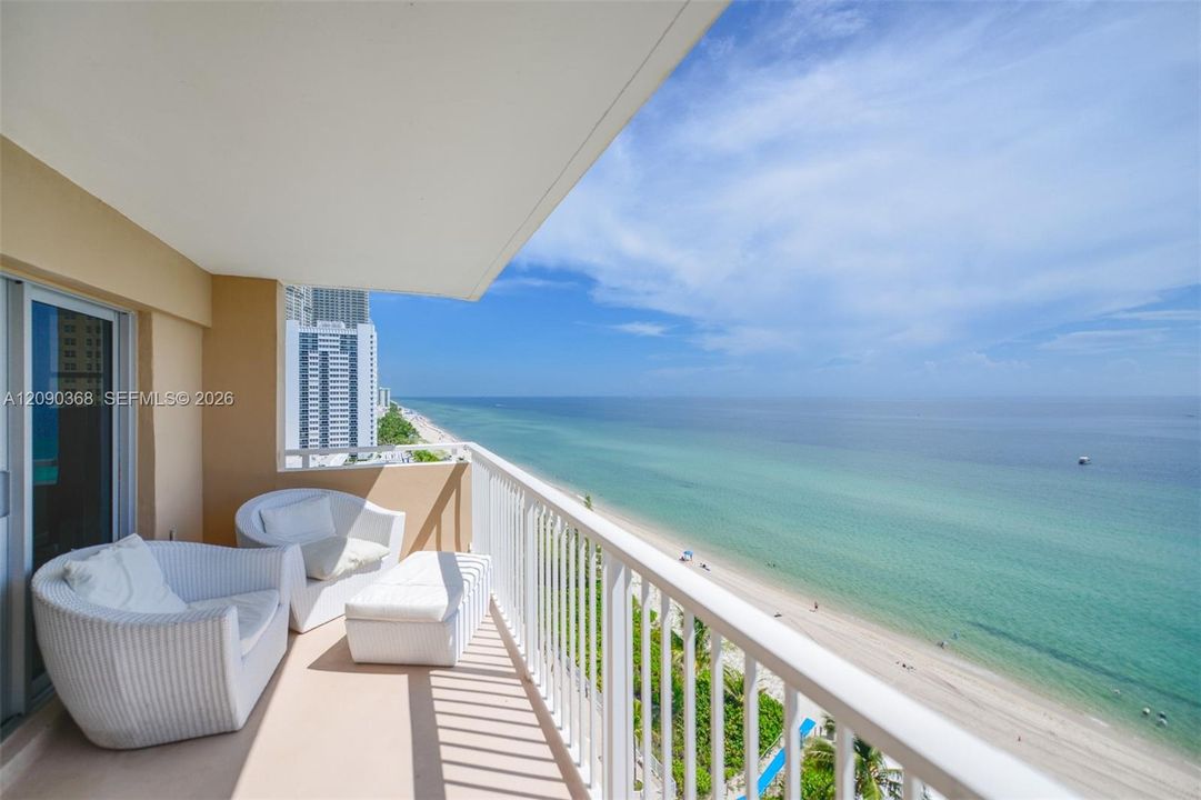 For Sale: $845,000 (2 beds, 2 baths, 1380 Square Feet)