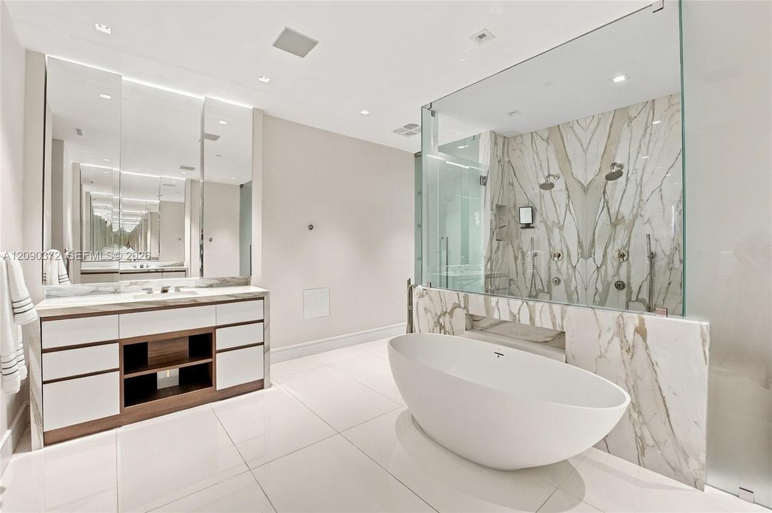 For Sale: $11,150,000 (3 beds, 4 baths, 3296 Square Feet)