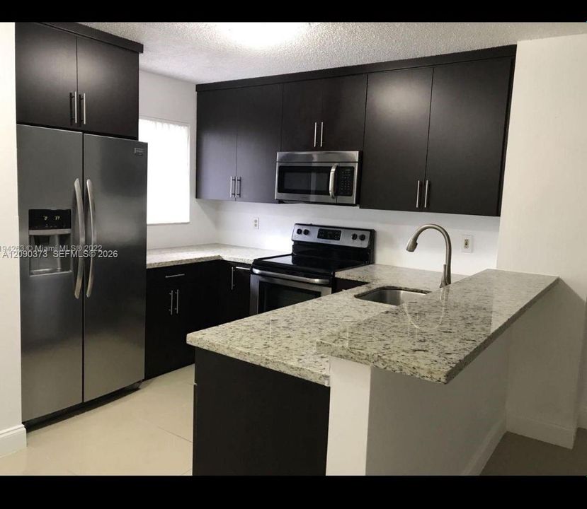 En Venta: $190,000 (2 camas, 2 baños, 832 Pies cuadrados)
