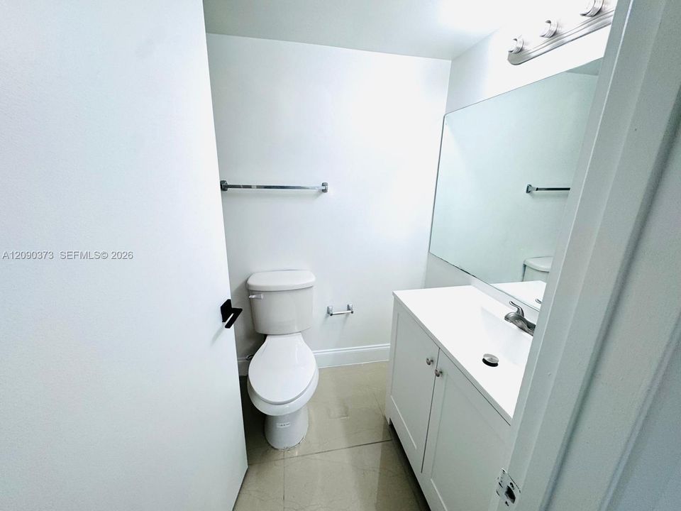 En Venta: $190,000 (2 camas, 2 baños, 832 Pies cuadrados)