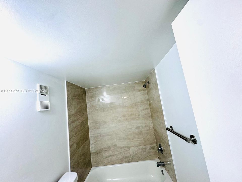 En Venta: $190,000 (2 camas, 2 baños, 832 Pies cuadrados)
