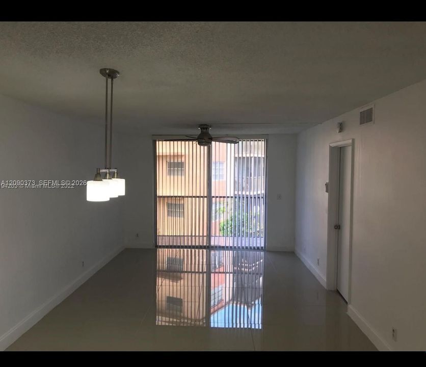 En Venta: $190,000 (2 camas, 2 baños, 832 Pies cuadrados)
