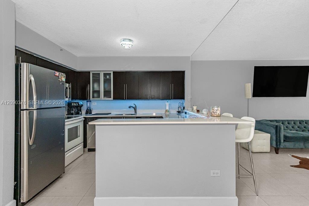 В аренду: $4,450 (2 спален, 2 ванн, 1058 Квадратных фут)