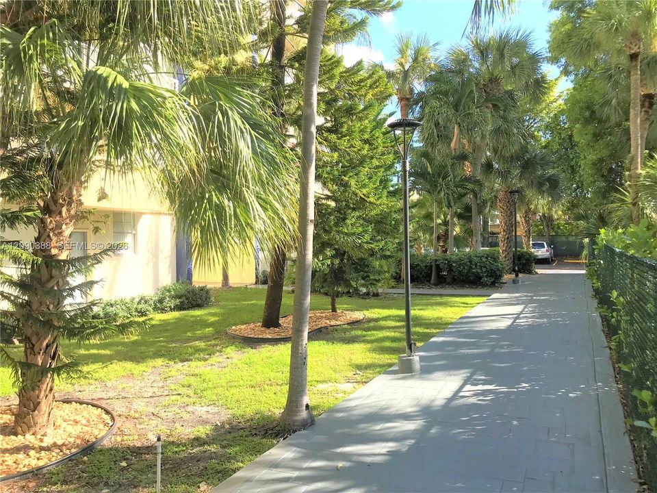 For Rent: $1,775 (1 beds, 1 baths, 598 Square Feet)