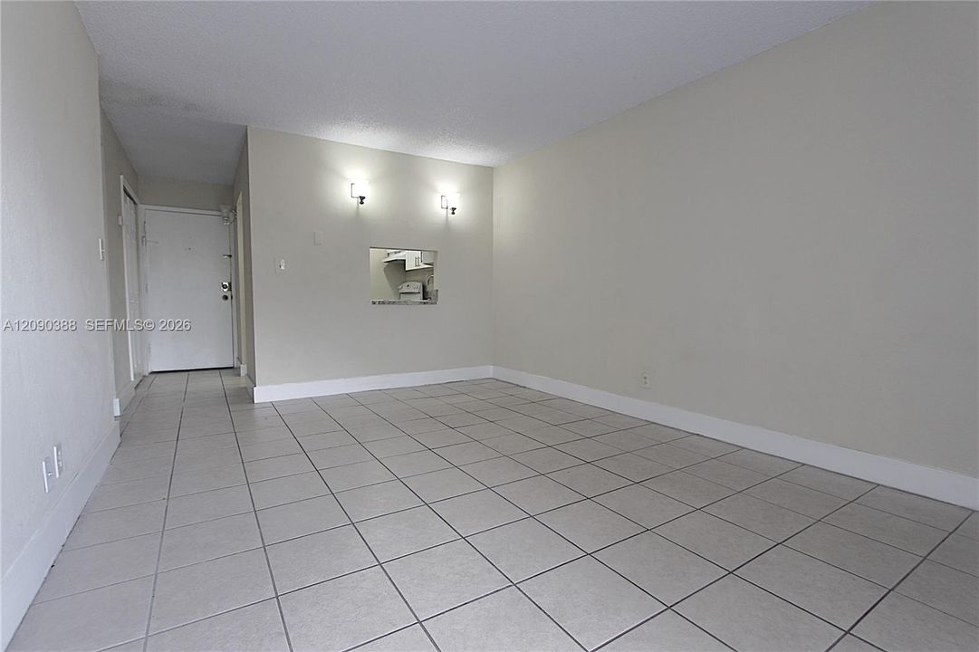 For Rent: $1,775 (1 beds, 1 baths, 598 Square Feet)