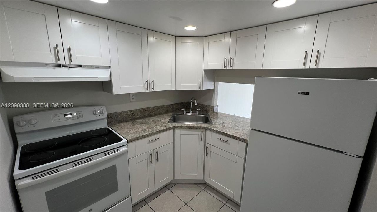 For Rent: $1,775 (1 beds, 1 baths, 598 Square Feet)