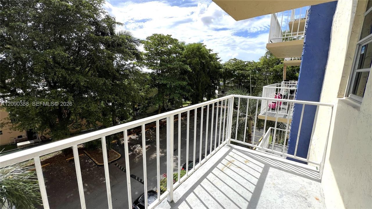 For Rent: $1,775 (1 beds, 1 baths, 598 Square Feet)