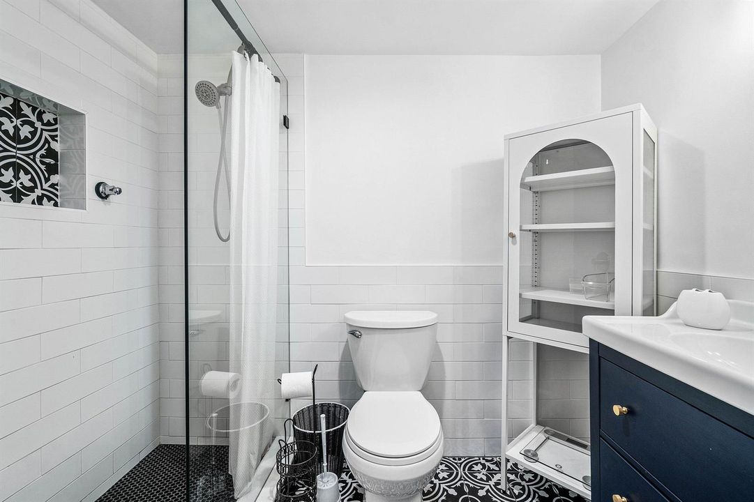Primary Full Bathroom