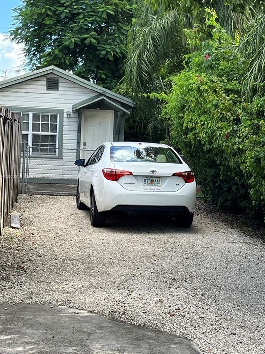For Rent: $1,600 (1 beds, 1 baths, 1332 Square Feet)