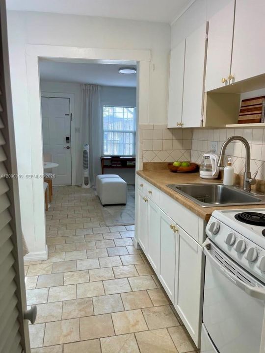 For Rent: $1,600 (1 beds, 1 baths, 1332 Square Feet)
