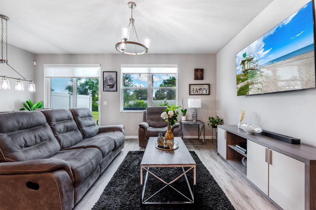 1645LindleySt.MagnoniaPark-10