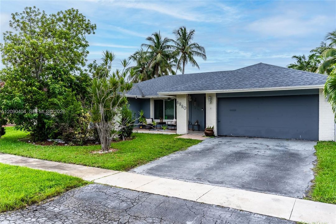 For Sale: $529,000 (3 beds, 2 baths, 1440 Square Feet)