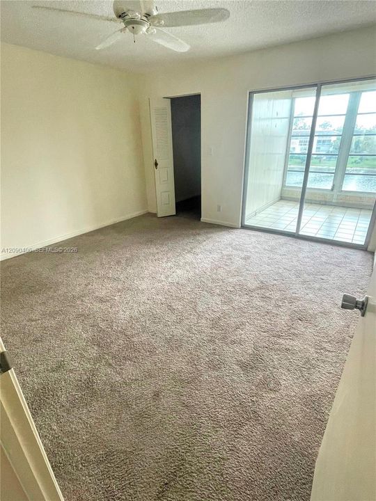 For Sale: $109,888 (2 beds, 2 baths, 1002 Square Feet)