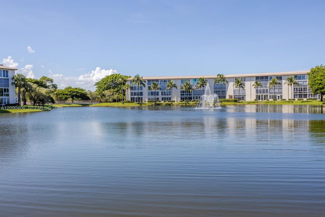 For Sale: $109,888 (2 beds, 2 baths, 1002 Square Feet)