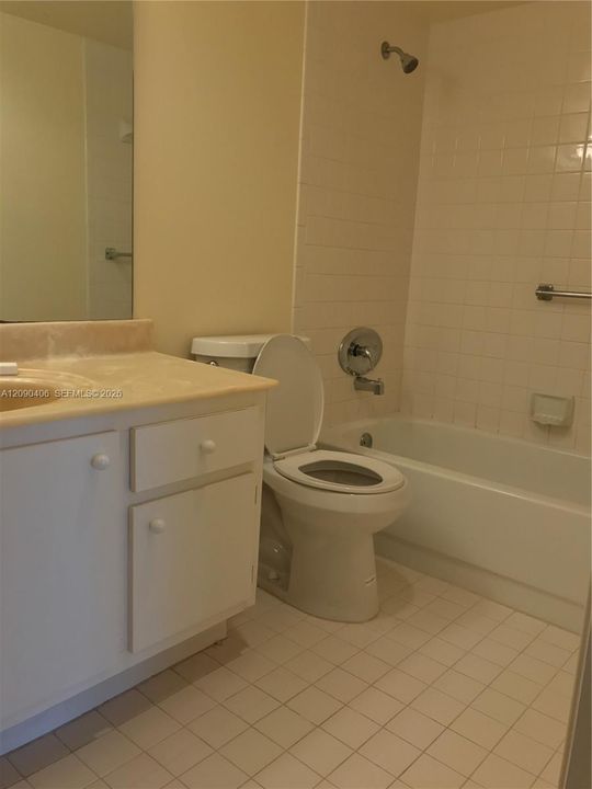 For Sale: $109,888 (2 beds, 2 baths, 1002 Square Feet)