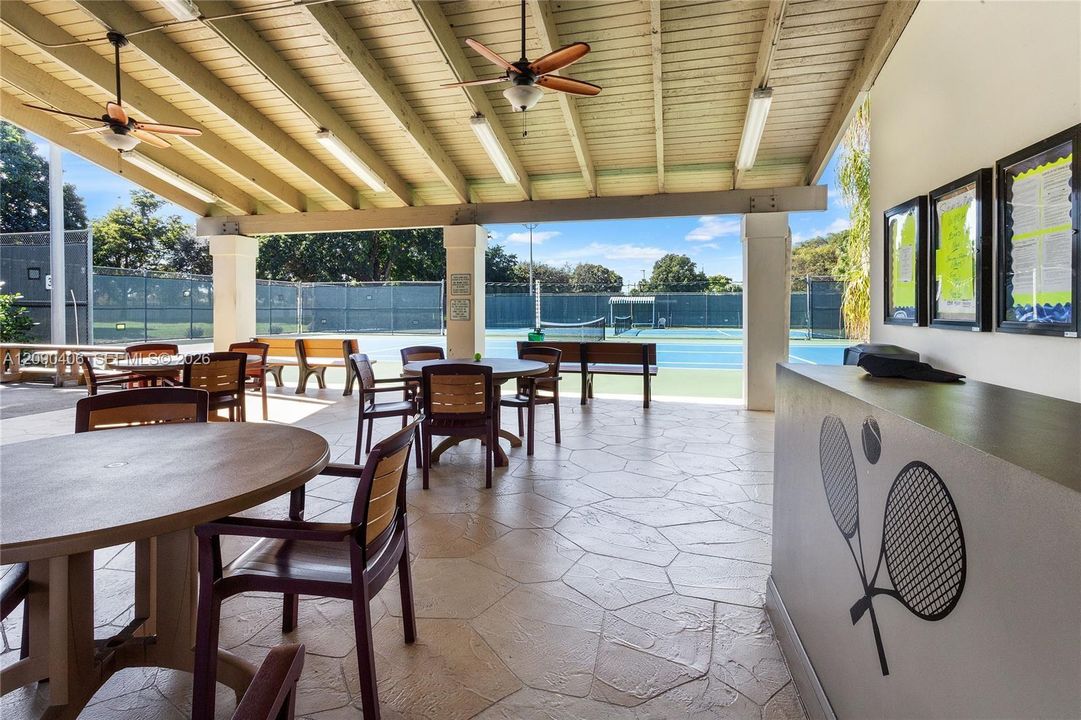 For Sale: $109,888 (2 beds, 2 baths, 1002 Square Feet)