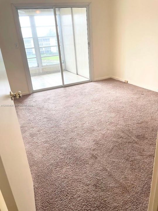 For Sale: $109,888 (2 beds, 2 baths, 1002 Square Feet)