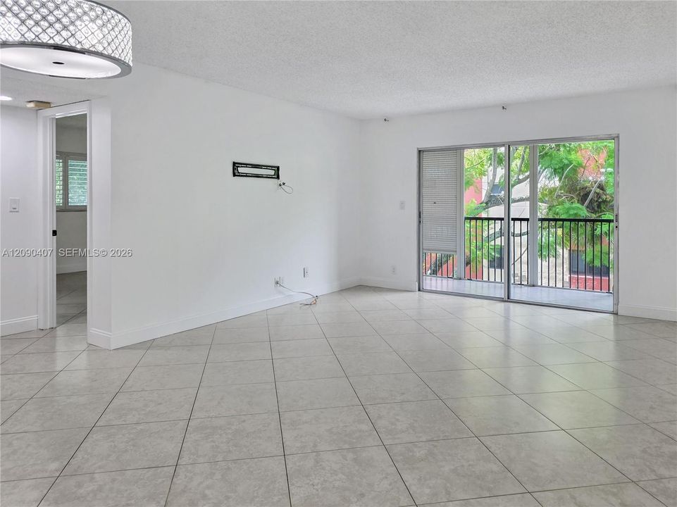 В аренду: $2,300 (2 спален, 2 ванн, 1050 Квадратных фут)