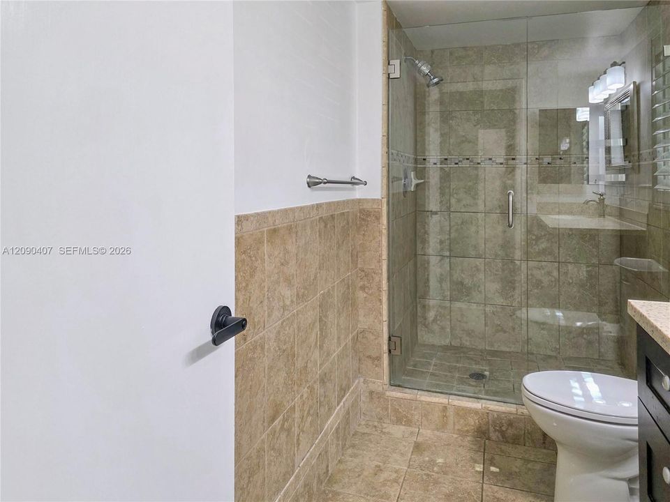 В аренду: $2,300 (2 спален, 2 ванн, 1050 Квадратных фут)