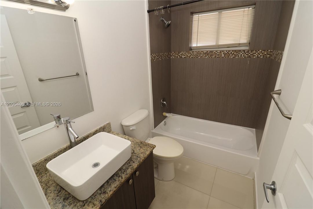 For Rent: $1,650 (0 beds, 1 baths, 520 Square Feet)