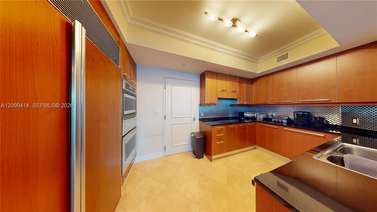 For Rent: $7,500 (3 beds, 3 baths, 2115 Square Feet)