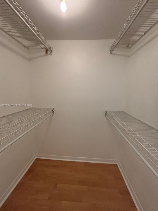 На продажу: $225,000 (2 спален, 2 ванн, 949 Квадратных фут)