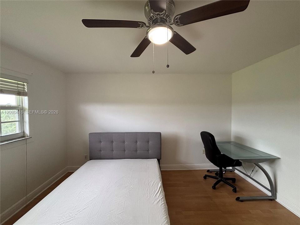 На продажу: $225,000 (2 спален, 2 ванн, 949 Квадратных фут)