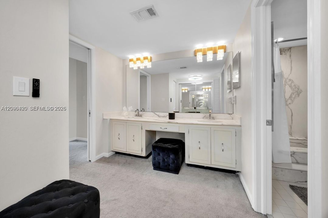En Venta: $999,000 (2 camas, 2 baños, 1260 Pies cuadrados)