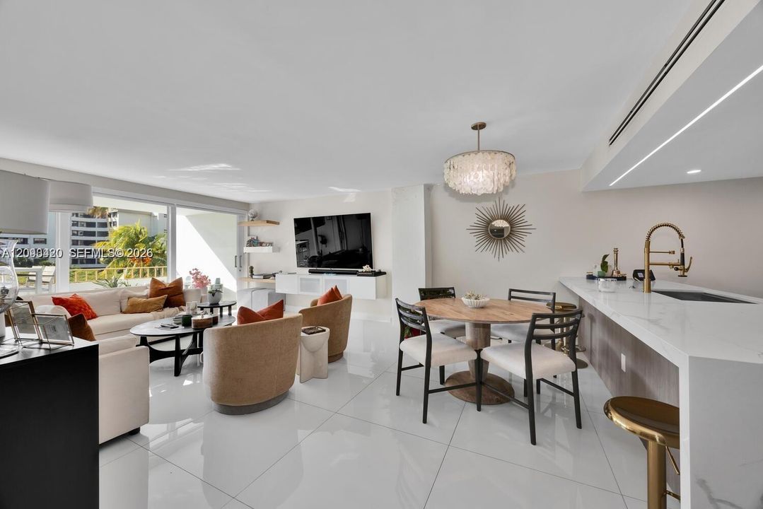 En Venta: $999,000 (2 camas, 2 baños, 1260 Pies cuadrados)