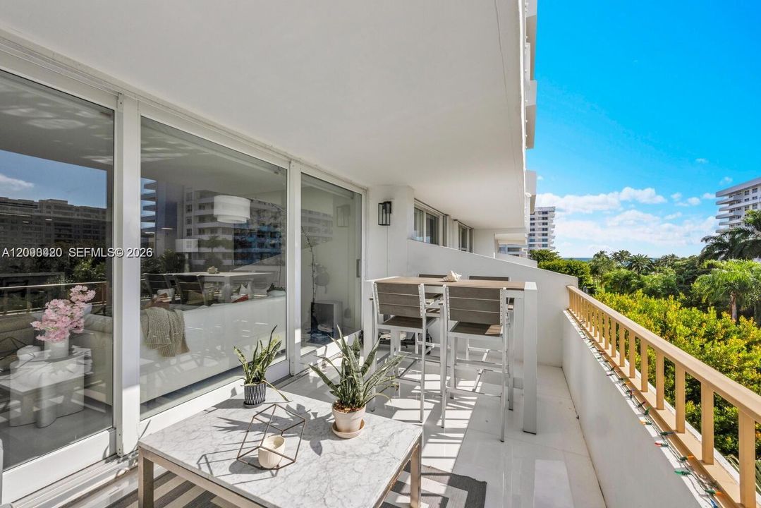 En Venta: $999,000 (2 camas, 2 baños, 1260 Pies cuadrados)