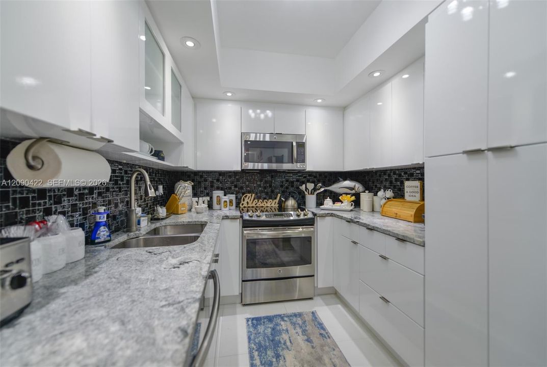 В аренду: $3,800 (1 спален, 1 ванн, 870 Квадратных фут)