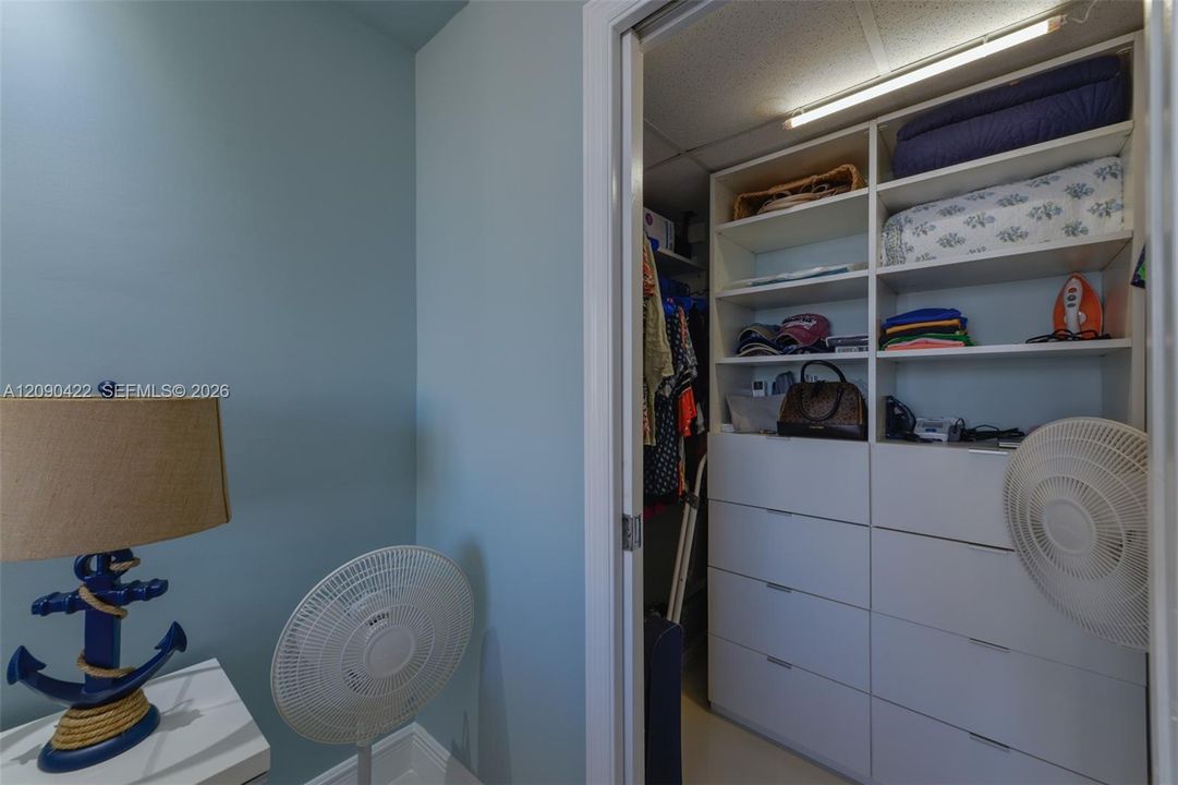 В аренду: $3,800 (1 спален, 1 ванн, 870 Квадратных фут)